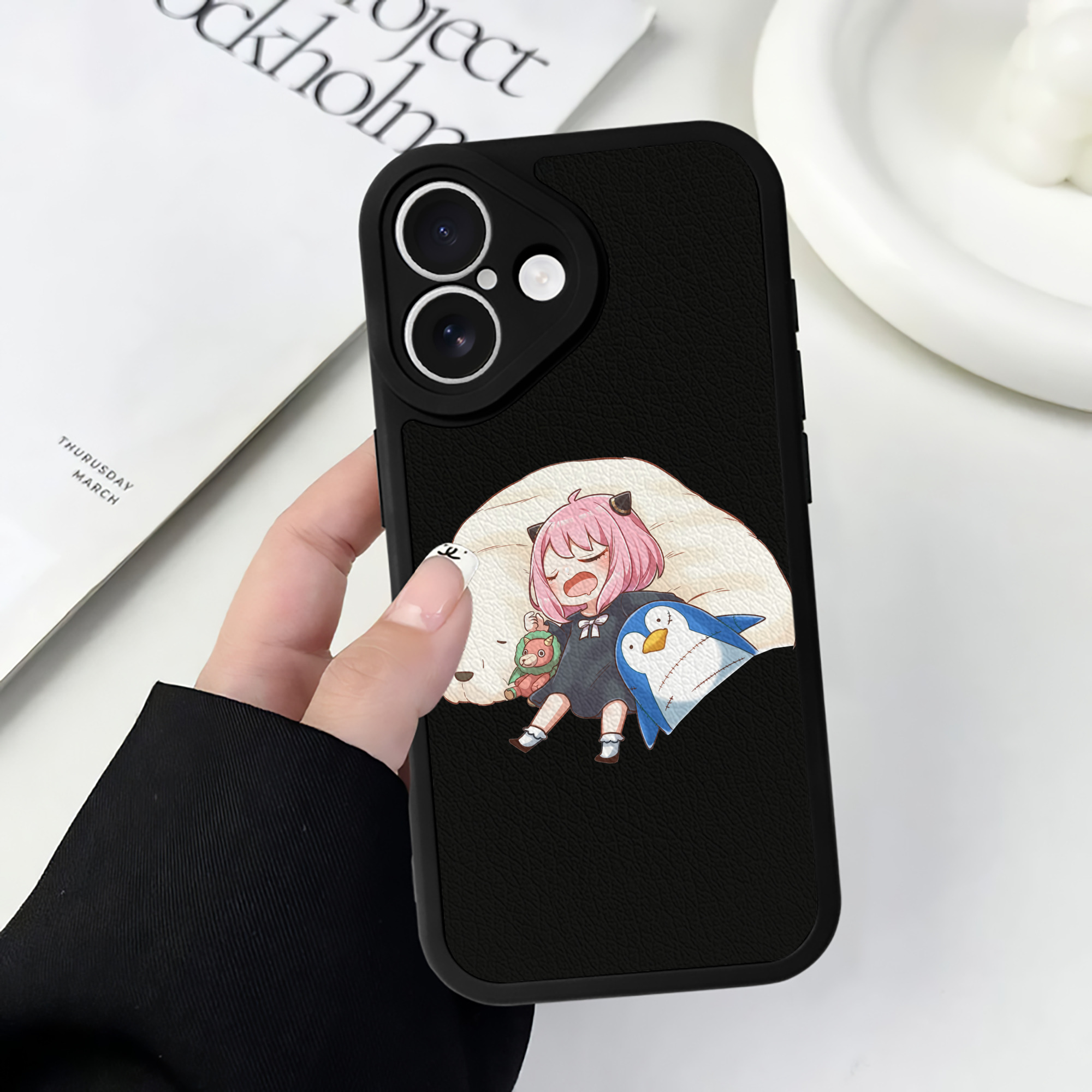 （画像用） SPY×FAMILY间谍家家酒 【iPhone 16シリーズ対応】シリコンスマホケース（レザー調） 材質：シリコン